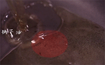 【魔芋烩三丁】翻炒