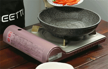 【虾仁肠粉】炒红椒