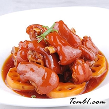 南乳莲藕焖猪手的做法