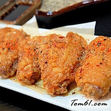 奶油蒜香炸鸡翅的做法