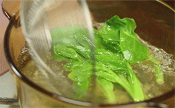 【腊味煲仔饭】捞出菜心