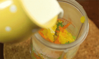 【南瓜蔬菜汤】加入牛奶