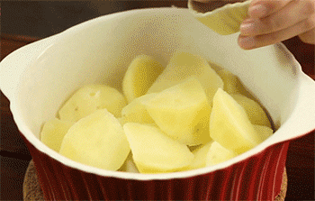 【鸡汁土豆泥】调味