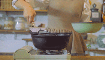 【菠萝香咕肉】捞起肉块