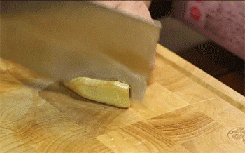 【藤椒鸡】姜切片