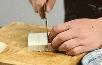 【糖醋脆皮豆腐】豆腐切块