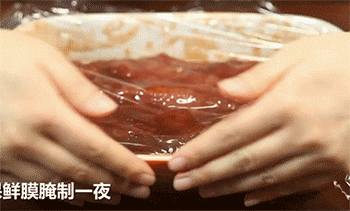 【梅酱蜜汁叉烧】贴膜腌制