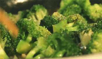 【耗油西蓝花】翻炒