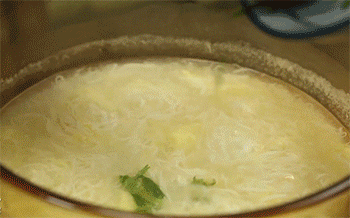 【香菜豆腐羹】加入香菜