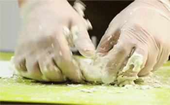 【酒酿赤豆元宵】揉搓糯米团