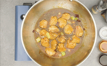 【酱烧鸡】加水焖