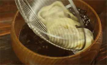 【红油抄手】捞出抄手