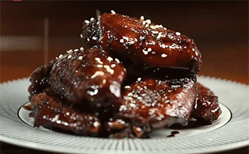 【美味可乐鸡翅】装盘