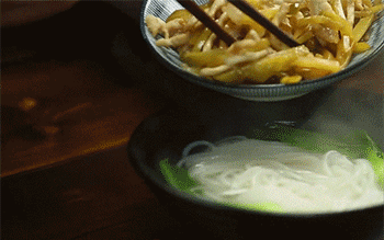 【榨菜肉丝粉】装盘