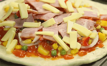 【培根披萨】撒上奶酪