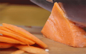 【韩式时蔬炒粉丝】切胡萝卜丝