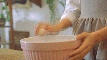 【菠萝香咕肉】放鸡蛋和生粉