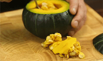 【南瓜蔬菜汤】南瓜取芯