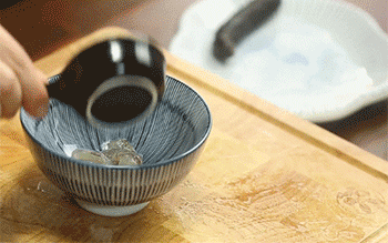 【番茄鲜虾海参盅】调味