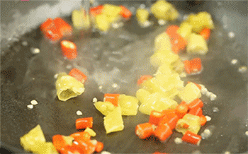 【藤椒鸡】加入清水