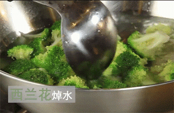 【蒜蓉虾仁西兰花】西蓝花焯水