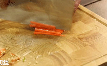 【星洲炒粉】胡萝卜切丝