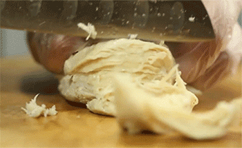 【总汇三明治】鸡肉切块