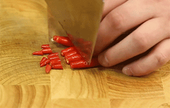 【藤椒鸡】朝天椒切段