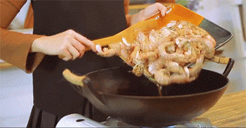 【酒鬼皮皮虾】倒入皮皮虾