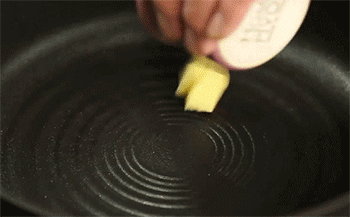 【培根披萨】热锅起油