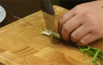 【麻辣水煮鱼】葱切段