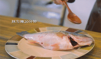 【蒸鲈鱼】腌制鲈鱼