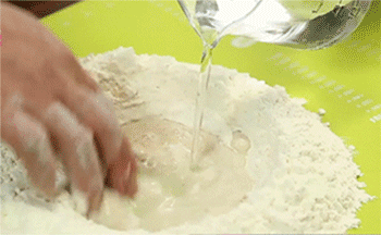 【培根披萨】加水