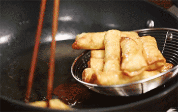 【食疗春卷】沥油