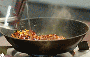 【麻辣水煮鱼】加入清水