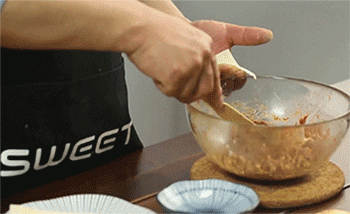 【红油抄手】包抄手