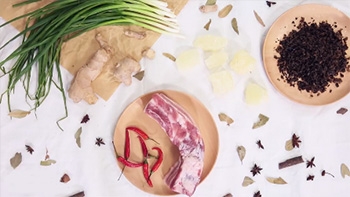 【梅菜烧肉】主要食材