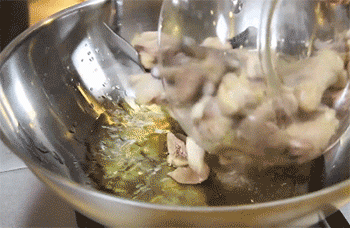 【特色辣子鸡】炒香鸡肉