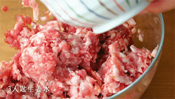 【香椿爆浆芝士炸肉丸】放生姜水