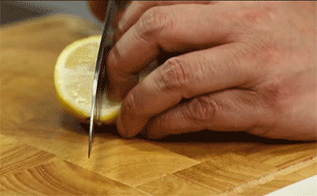 【香炸鱼排】柠檬切块