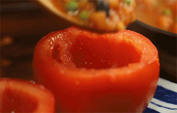 【番茄鲜虾海参盅】起锅装盘