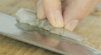 【蒜蓉虾仁西兰花】处理虾