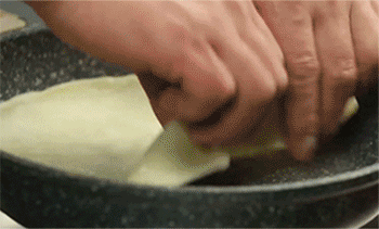 【老北京鸡肉卷】煎面饼