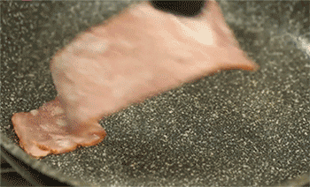 【土豆培根浓汤】煎培根