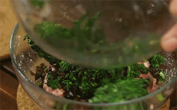 【荠菜春卷】加入荠菜