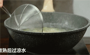 【卤水毛豆】捞出毛豆