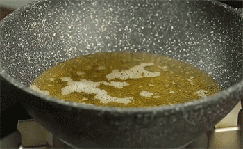 【菠萝咕咾肉】炸肉丸