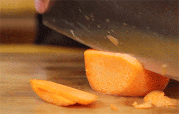 【爽口山药炒木耳】切胡萝卜