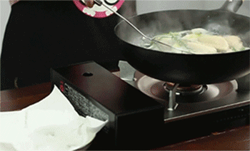 【美味可乐鸡翅】捞出鸡翅