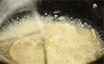 【酱香干锅藕片】捞出藕片